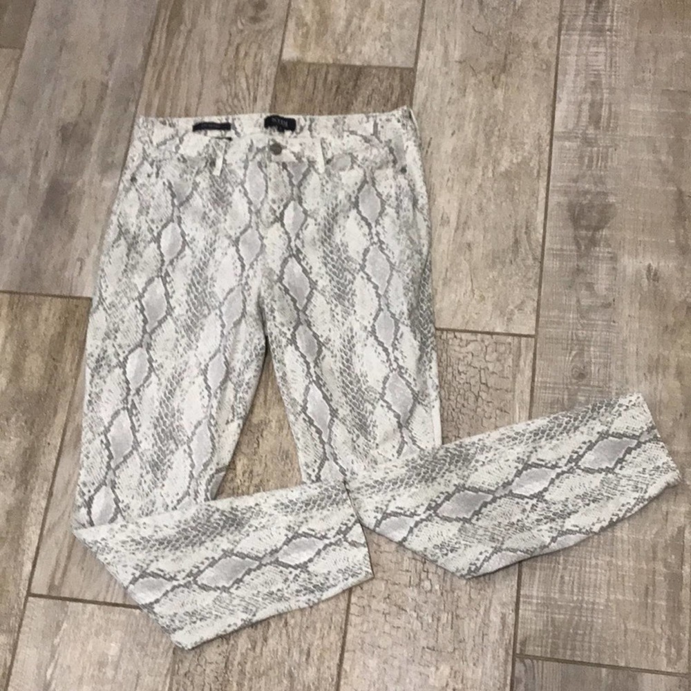 NYDJ Ami Snake Print Tailored Jeans in Diamondback Vanilla size 8 - Picture 2 of 9
